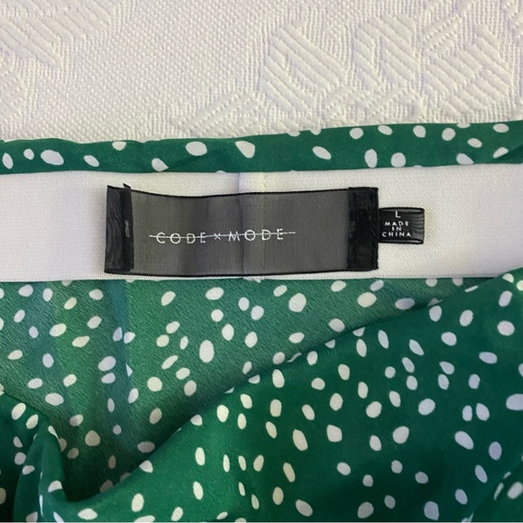 Asymmetrical Satin scrunch skirt - Picture 5 of 5